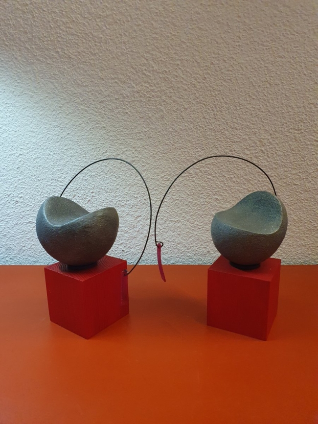 no  42 - 43     pièces sur plots rouges